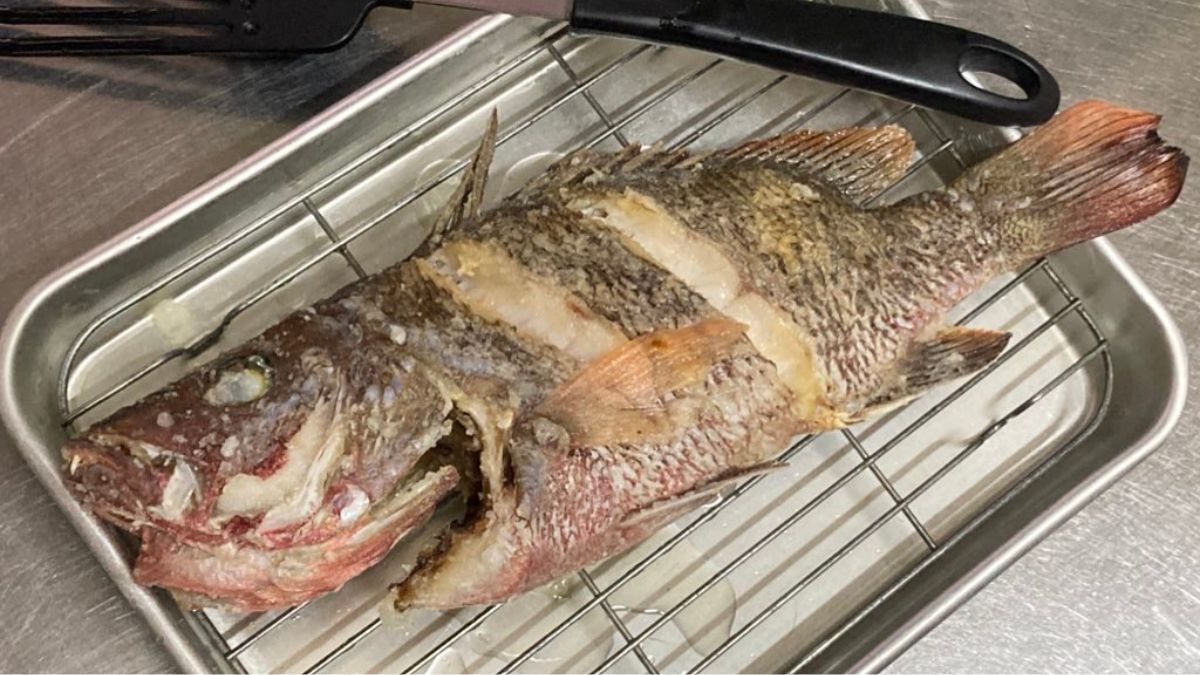 魚の丸揚げ